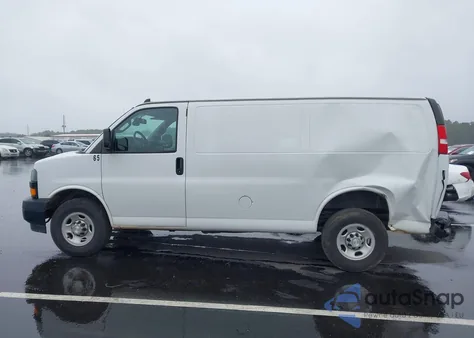 2021 Chevrolet Express Cargo Rwd 2500 Regular Wheelbase Wt from USA, damaged, VIN 1GCWGAFP2M1183448